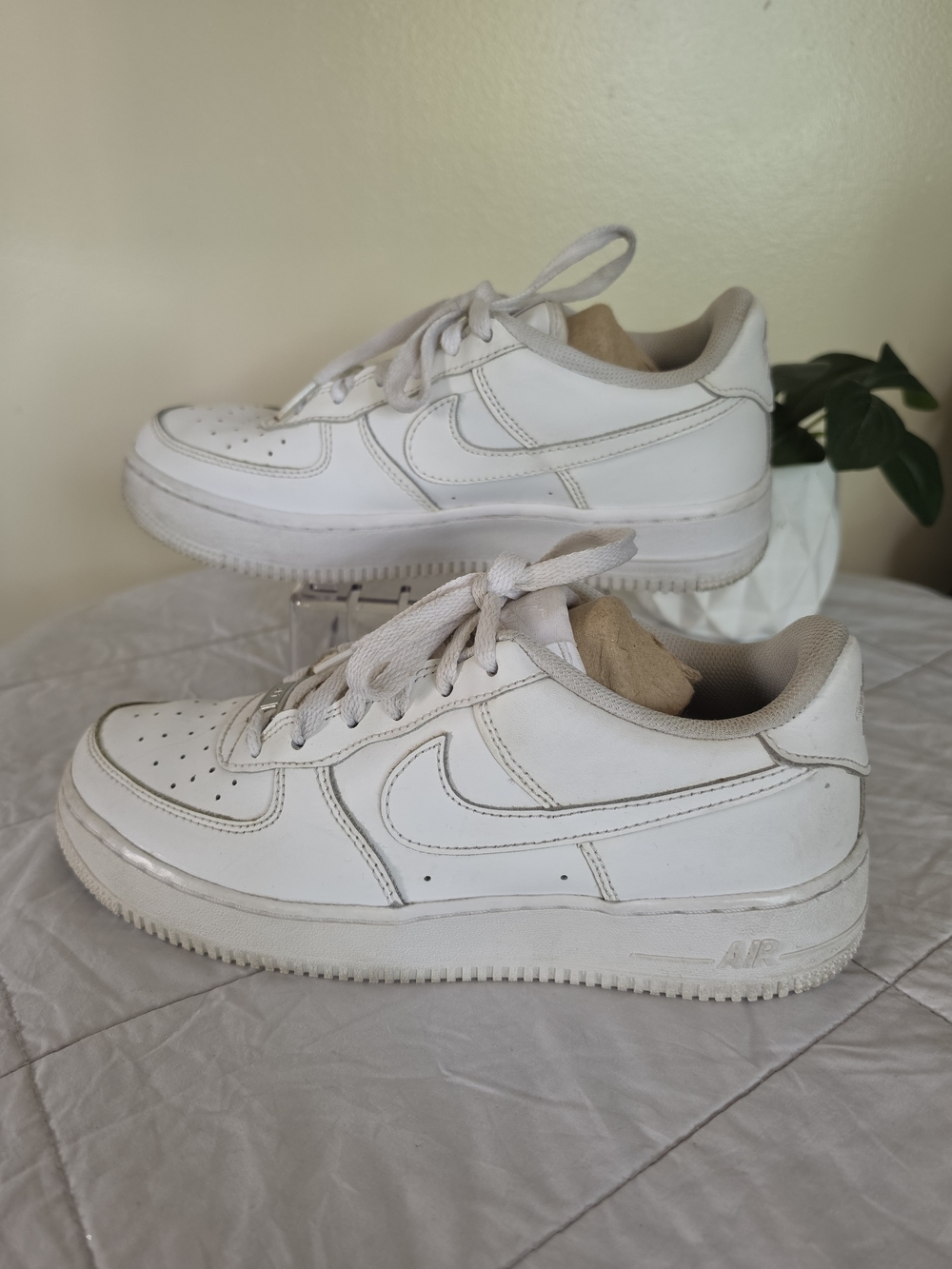 Nike Air Force Low-Top Sneaker White Size 6.5 Youth Unisex